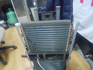 Вид со стороны радиатора, на проводе датчик температуры (11814 просмотров) <a class='original' href='./download/file.php?id=151301&mode=view' target=_blank>Загрузить оригинал (4.29 МБ)</a>