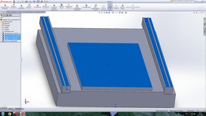 синим цветом указаны базовые поверхности, в центре рабочее поле, пазы под рельсы и зубчатую  рейку (1756 просмотров) <a class='original' href='./download/file.php?id=152463&mode=view' target=_blank>Загрузить оригинал (307.22 КБ)</a>