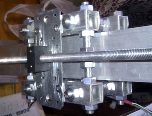 вот так стоит моя капролоновая гайка (38886 просмотров) <a class='original' href='./download/file.php?id=1533&mode=view' target=_blank>Загрузить оригинал (172.12 КБ)</a>