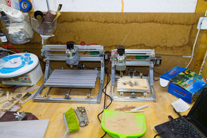 Продаваемый станок слева на фото. Тот, что побольше. (2006 просмотров) <a class='original' href='./download/file.php?id=153746&mode=view' target=_blank>Загрузить оригинал (2.67 МБ)</a>