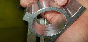 Качество реза внутреннего отверстия получился неочень на глубине 30мм. Фреза с большим вылетом немного дробила. (8033 просмотра) <a class='original' href='./download/file.php?id=156065&mode=view' target=_blank>Загрузить оригинал (1.97 МБ)</a>