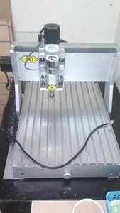 Станок в отличном состоянии. Размер 3040, в комплекте станок, блок управления, два ключа, крепежи к столу , насадка для пылесоса, датчик авто ноля по оси z. (4513 просмотров) <a class='original' href='./download/file.php?id=157177&mode=view' target=_blank>Загрузить оригинал (56.58 КБ)</a>