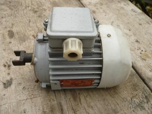 Drill motor 01.jpg (1711 просмотров) <a class='original' href='./download/file.php?id=157870&mode=view' target=_blank>Загрузить оригинал (56.53 КБ)</a>