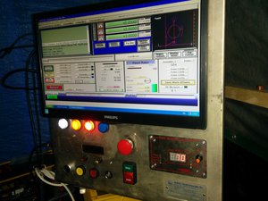 Маленький экранчик, с двумя крутилками (4912 просмотров) <a class='original' href='./download/file.php?id=159610&mode=view' target=_blank>Загрузить оригинал (2.09 МБ)</a>