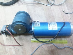 большой коллекторный сервомотор, есть тормоз (1924 просмотра) <a class='original' href='./download/file.php?id=168880&mode=view' target=_blank>Загрузить оригинал (2.92 МБ)</a>