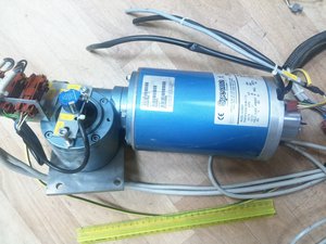 коллекторный сервомотор, отломлен энкодер (1924 просмотра) <a class='original' href='./download/file.php?id=168885&mode=view' target=_blank>Загрузить оригинал (3.08 МБ)</a>