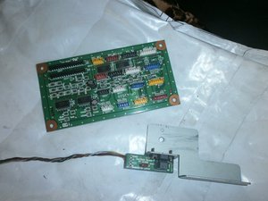 какаято комутационная пластинка и глаз энкодера (4195 просмотров) <a class='original' href='./download/file.php?id=16945&mode=view' target=_blank>Загрузить оригинал (143.16 КБ)</a>