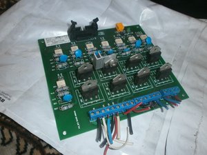 еще блок управления чем-то (4195 просмотров) <a class='original' href='./download/file.php?id=16946&mode=view' target=_blank>Загрузить оригинал (158.13 КБ)</a>