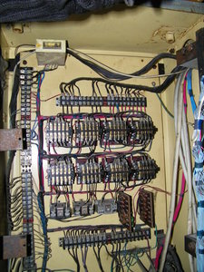 пускатели под релюшками (4668 просмотров) <a class='original' href='./download/file.php?id=169539&mode=view' target=_blank>Загрузить оригинал (3.08 МБ)</a>