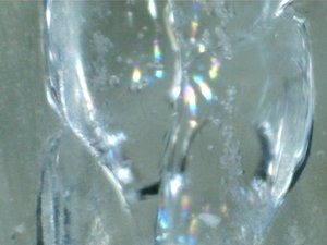 стекло при больем увеличении (9894 просмотра) <a class='original' href='./download/file.php?id=1698&mode=view' target=_blank>Загрузить оригинал (214.43 КБ)</a>