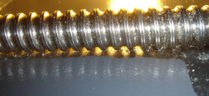 криво выточенная канавка для винта ШВП на оси У (8356 просмотров) <a class='original' href='./download/file.php?id=17067&mode=view' target=_blank>Загрузить оригинал (426.74 КБ)</a>