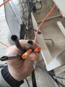 непонятные 4 трубки. компрессором не продуваются, сквозняк не обнаружил. (2447 просмотров) <a class='original' href='./download/file.php?id=172900&mode=view' target=_blank>Загрузить оригинал (2.82 МБ)</a>