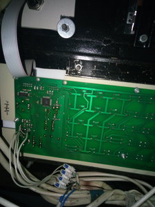 Клавиатура регуляторы подачи и шпинделя сделаны одной платой, все это заведено на ps/2<br />Внешний пульт к ним же подключен (3763 просмотра) <a class='original' href='./download/file.php?id=174868&mode=view' target=_blank>Загрузить оригинал (5.45 МБ)</a>