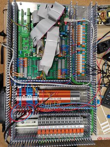 Обрастает проводами (27190 просмотров) <a class='original' href='./download/file.php?id=184901&mode=view' target=_blank>Загрузить оригинал (4.93 МБ)</a>