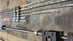 Наконец немного времени появилось продолжить с фрезером. Направляйки очищены, подшипники линейные отреанимированы. Ходит все нормально, если заметный люфт есть, пока оставим так. (2182 просмотра) <a class='original' href='./download/file.php?id=185978&mode=view' target=_blank>Загрузить оригинал (1.67 МБ)</a>