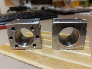 опоры гаек ШВП. Отверстия посдки гайки стоит делать с допуском +0,5 как минимум. чтобы гайка могла сесть как ей удобно в сборке. (4213 просмотров) <a class='original' href='./download/file.php?id=190478&mode=view' target=_blank>Загрузить оригинал (106.34 КБ)</a>