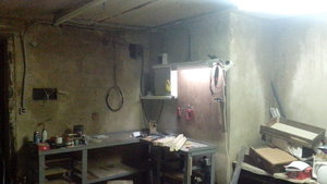 Верстачок обзавелся щитом. На потолке - новая проводка в гофрах. (2932 просмотра) <a class='original' href='./download/file.php?id=19643&mode=view' target=_blank>Загрузить оригинал (532.55 КБ)</a>