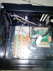 вертикально стоит платка с разъёмом DB25 а на хвосте ПДУ с энкодером (3738 просмотров) <a class='original' href='./download/file.php?id=196968&mode=view' target=_blank>Загрузить оригинал (2.22 МБ)</a>