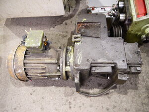 А вот с коробки скоростей, в планах снять двигатель и, скорее всего, он встанет как главный привод. (4843 просмотра) <a class='original' href='./download/file.php?id=201784&mode=view' target=_blank>Загрузить оригинал (6.5 МБ)</a>