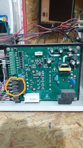 Шпиндель не проверил еще, но вот с утра обнаружил, что на шпиндель с этих клем нет питания. Кнопка в программе включена. (5496 просмотров) <a class='original' href='./download/file.php?id=202403&mode=view' target=_blank>Загрузить оригинал (2.29 МБ)</a>