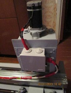 ШД оси Z. Распредкоробка. Заведен провод питания шпинделя до 2кВт. (4208 просмотров) <a class='original' href='./download/file.php?id=20359&mode=view' target=_blank>Загрузить оригинал (27.71 КБ)</a>