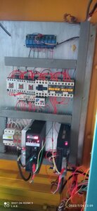 Бывший шкаф привода, сюда упаковали сервы осей, и контакторы кроме смазки шпиндельной бабки (4328 просмотров) <a class='original' href='./download/file.php?id=204279&mode=view' target=_blank>Загрузить оригинал (2.35 МБ)</a>