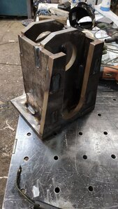 Шпиндельная бабка сварена из 16 и 20мм стали, вес 45кг. (126575 просмотров) <a class='original' href='./download/file.php?id=204470&mode=view' target=_blank>Загрузить оригинал (202.92 КБ)</a>