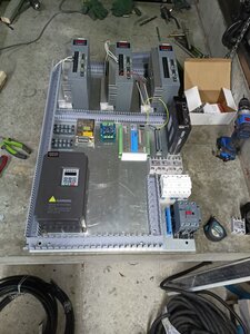 Силовую и сигнальную часть постараюсь по максимум развести, что бы они не лежали в одном коробе. Ждум эми фильтры. (1628 просмотров) <a class='original' href='./download/file.php?id=207221&mode=view' target=_blank>Загрузить оригинал (4.4 МБ)</a>