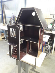 Вот тут на заднем плане виден станок ещё со стойками портала из швеллеров и зеткой из текстолита . (1881 просмотр) <a class='original' href='./download/file.php?id=207250&mode=view' target=_blank>Загрузить оригинал (3.92 МБ)</a>