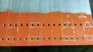 Видно, что прижатие пошло только по углам профиля 80х40 и в местах где сухари через Т-паз притягивают балку в станине. (3529 просмотров) <a class='original' href='./download/file.php?id=208189&mode=view' target=_blank>Загрузить оригинал (1.03 МБ)</a>