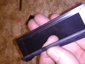 скребки со вставками. Крепятся по бокам каретки. Прижимают &quot;защиту&quot;. (3154 просмотра) <a class='original' href='./download/file.php?id=21099&mode=view' target=_blank>Загрузить оригинал (2.23 МБ)</a>