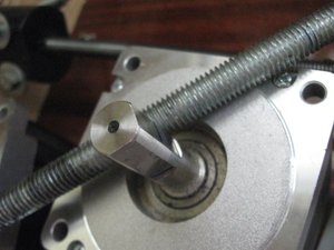 Та самая шпилька и тот самый вал двигателя... (18784 просмотра) <a class='original' href='./download/file.php?id=2209&mode=view' target=_blank>Загрузить оригинал (127.73 КБ)</a>