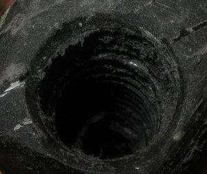 Это самая лучшая фотка, но даже на ней не удалось запечатлеть то как я наискось рассверлил сверлом 10мм отверстие диаметром 8мм (18784 просмотра) <a class='original' href='./download/file.php?id=2216&mode=view' target=_blank>Загрузить оригинал (418.24 КБ)</a>