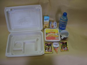 Коробка с набором продуктов, под которые на дне делался ложемент, чтобы не болтались. (4403 просмотра) <a class='original' href='./download/file.php?id=22179&mode=view' target=_blank>Загрузить оригинал (1.62 МБ)</a>