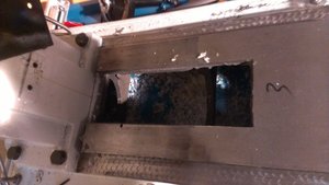 После снятия стола нам открывается вот такая картина.. (3549 просмотров) <a class='original' href='./download/file.php?id=24139&mode=view' target=_blank>Загрузить оригинал (1.6 МБ)</a>