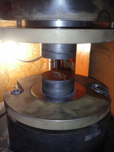 это пресс если не врут изготовители 500 тонн (7281 просмотр) <a class='original' href='./download/file.php?id=27286&mode=view' target=_blank>Загрузить оригинал (802.84 КБ)</a>