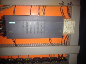 ну вот получше фото (Siemens, simatic s7-200, cpu 216-2) (4130 просмотров) <a class='original' href='./download/file.php?id=28933&mode=view' target=_blank>Загрузить оригинал (453.82 КБ)</a>