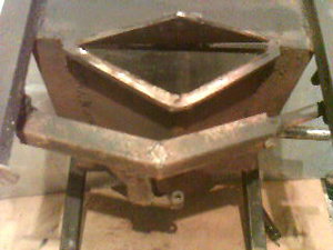 Лючок поддувала и кронштейн подъема- опускания поддона (3818 просмотров) <a class='original' href='./download/file.php?id=29145&mode=view' target=_blank>Загрузить оригинал (14.03 КБ)</a>