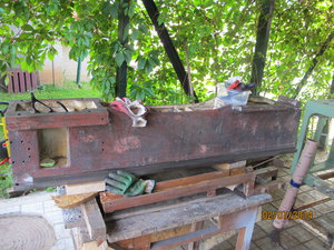 станина еще дочищается изнутри (3318 просмотров) <a class='original' href='./download/file.php?id=30360&mode=view' target=_blank>Загрузить оригинал (1.53 МБ)</a>