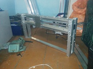 ось y две балки из алюминиевой трубы каждая из трех (3080 просмотров) <a class='original' href='./download/file.php?id=30601&mode=view' target=_blank>Загрузить оригинал (1.78 МБ)</a>