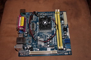 ASRock AD410PV анфас (16790 просмотров) <a class='original' href='./download/file.php?id=30736&mode=view' target=_blank>Загрузить оригинал (5.28 МБ)</a>