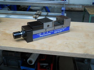 Тиски для станков с ЧПУ NC-160VH..jpg (3686 просмотров) <a class='original' href='./download/file.php?id=30811&mode=view' target=_blank>Загрузить оригинал (101.74 КБ)</a>