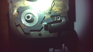 Вот как это примерно выглядит в сборе. Поршень, поводок (кулак) и диск для фиксации. (4780 просмотров) <a class='original' href='./download/file.php?id=32215&mode=view' target=_blank>Загрузить оригинал (535.52 КБ)</a>