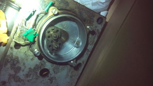 С обратной стороны ведущей шестерни вот такой редуктор. (4780 просмотров) <a class='original' href='./download/file.php?id=32217&mode=view' target=_blank>Загрузить оригинал (664.64 КБ)</a>