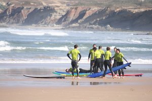 surfing portugal.JPG (5161 просмотр) <a class='original' href='./download/file.php?id=3271&mode=view' target=_blank>Загрузить оригинал (273.49 КБ)</a>