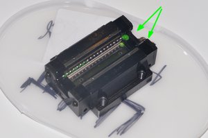 смазка рельсы направляющей.JPG (5773 просмотра) <a class='original' href='./download/file.php?id=3288&mode=view' target=_blank>Загрузить оригинал (233.38 КБ)</a>