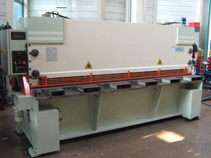 Гидравлические гильотинные ножницы Vimercati.jpg (2474 просмотра) <a class='original' href='./download/file.php?id=33892&mode=view' target=_blank>Загрузить оригинал (48.43 КБ)</a>