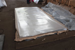Так мы алюминиевые и дюралюминиевые листы упаковываем, сверху ещё фанера, стрэйч, пузырчатая плёнка и др. Иногда упаковка весит 150кг, при массе алюминиевых листов 10-50кг (19620 просмотров) <a class='original' href='./download/file.php?id=34127&mode=view' target=_blank>Загрузить оригинал (5.76 МБ)</a>