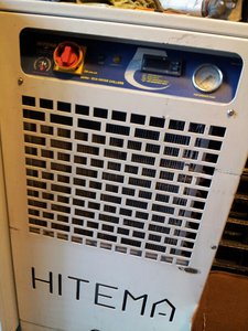 купил я итальянский Чиллер (chiller) HITEMA,<br />холодильный компрессор мощностью 2.2kw водяной насос по-моему 500w (1838 просмотров) <a class='original' href='./download/file.php?id=35359&mode=view' target=_blank>Загрузить оригинал (214.42 КБ)</a>