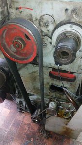 Ремень теперь напрямую от мотора к бабке. Масляный насос пришлось перенести, был прямо над шкивом мотора (8701 просмотр) <a class='original' href='./download/file.php?id=35492&mode=view' target=_blank>Загрузить оригинал (74.64 КБ)</a>